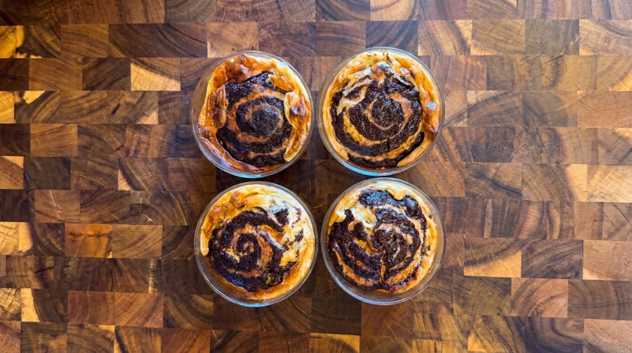 Cinnamon roll baked oats